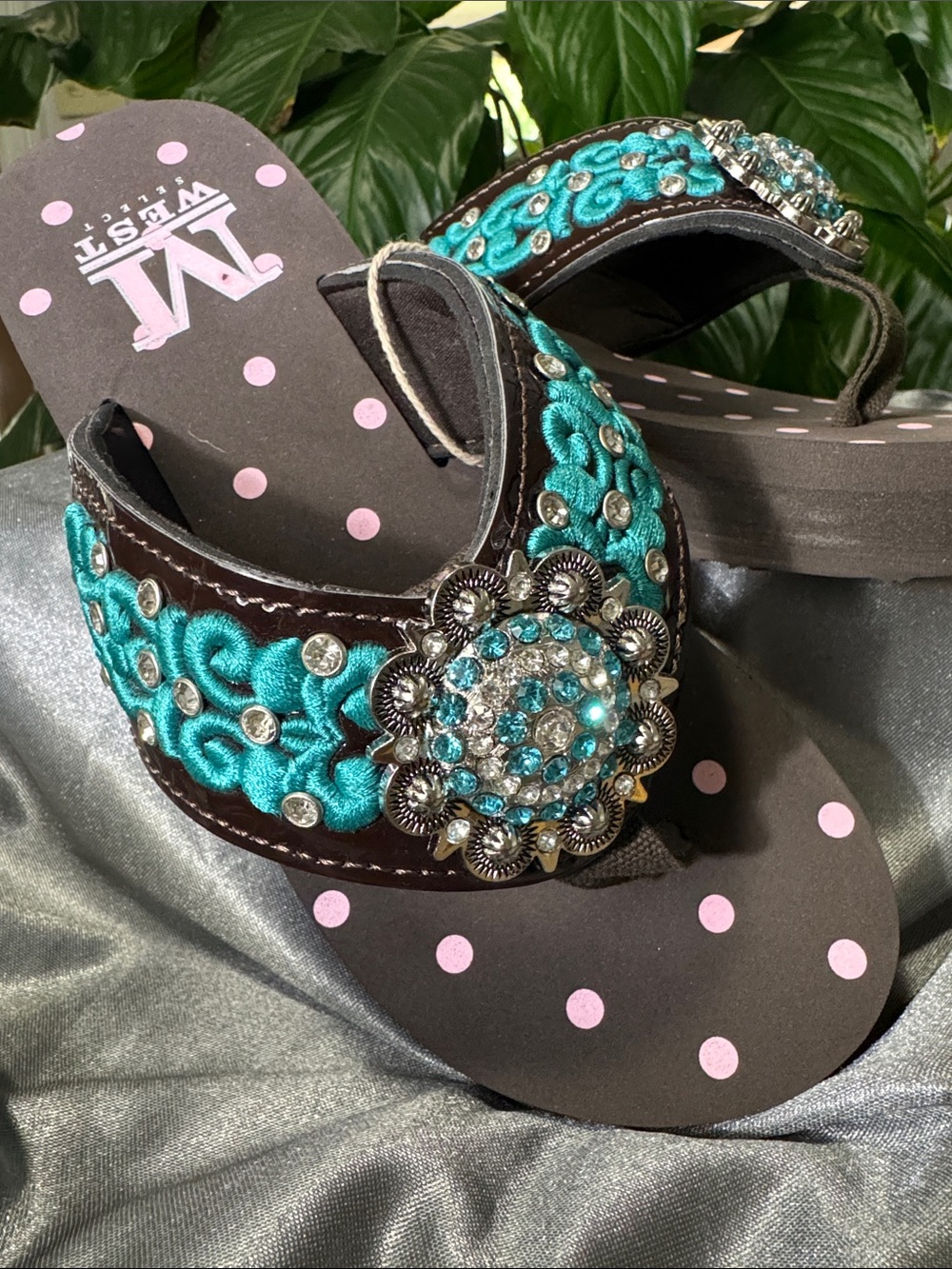 Montana West Brown  and Turquoise Embroidered Rhinestone Flip-Flop NWT- Size 7